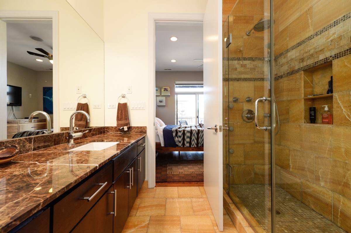 Apartment for rent at 1518 W Chestnut St #2, Chicago, IL 60642