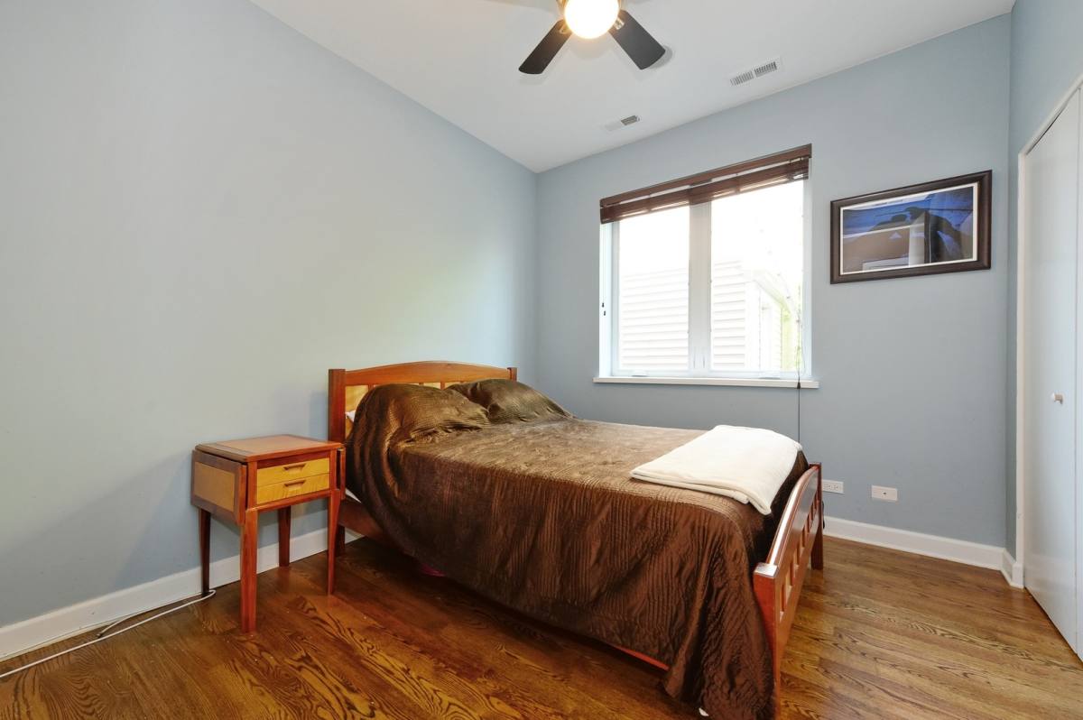 Apartment for rent at 1518 W Chestnut St #2, Chicago, IL 60642