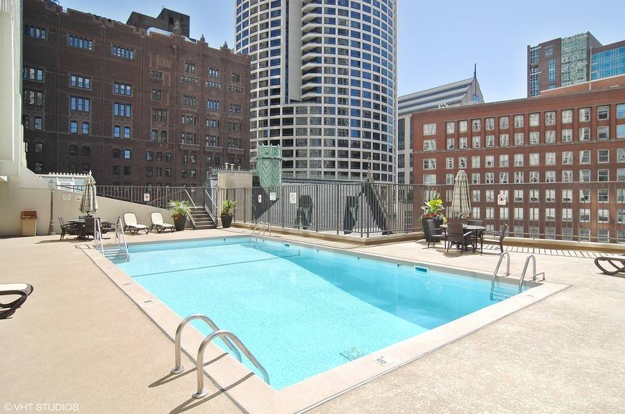 Apartment for rent at 111 25 E Chestnut St 25F #25F, Chicago, IL 60611