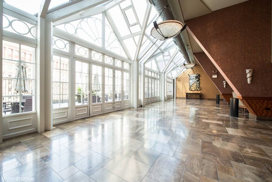 Apartment for rent at 111 25 E Chestnut St 25F #25F, Chicago, IL 60611