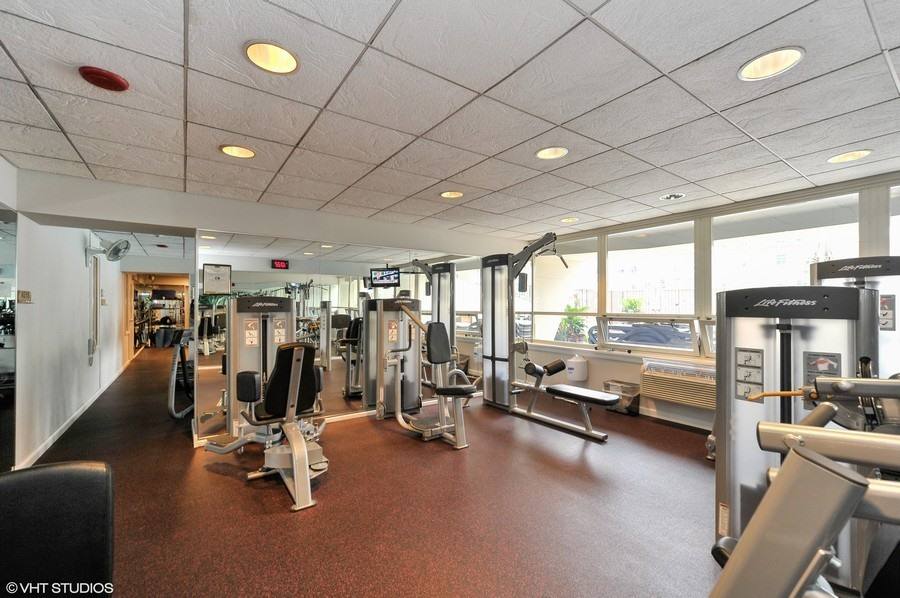 Apartment for rent at 111 25 E Chestnut St 25F #25F, Chicago, IL 60611
