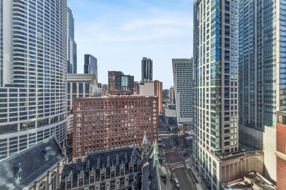 Apartment for rent at 111 E Chestnut St #20B, Chicago, IL 60611