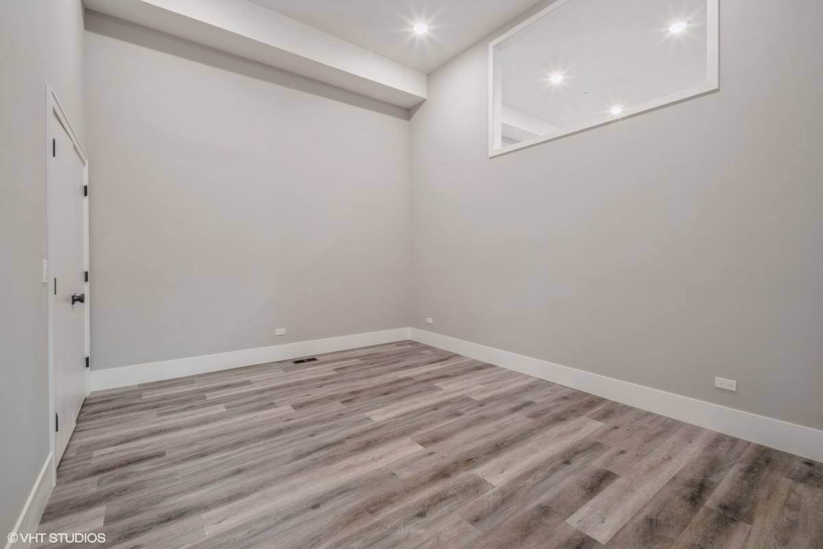 Apartment for rent at 639 W 18th St #1, Chicago, IL 60616