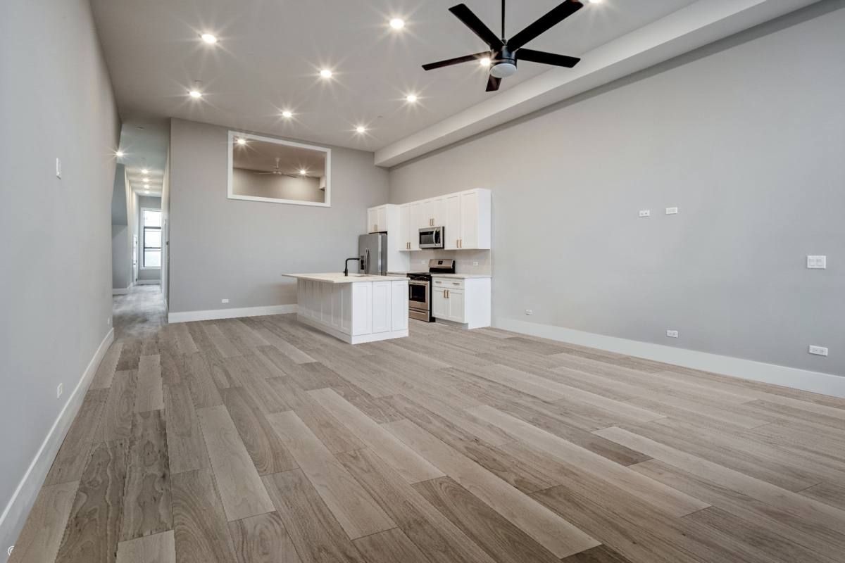 Apartment for rent at 639 W 18th St #1, Chicago, IL 60616
