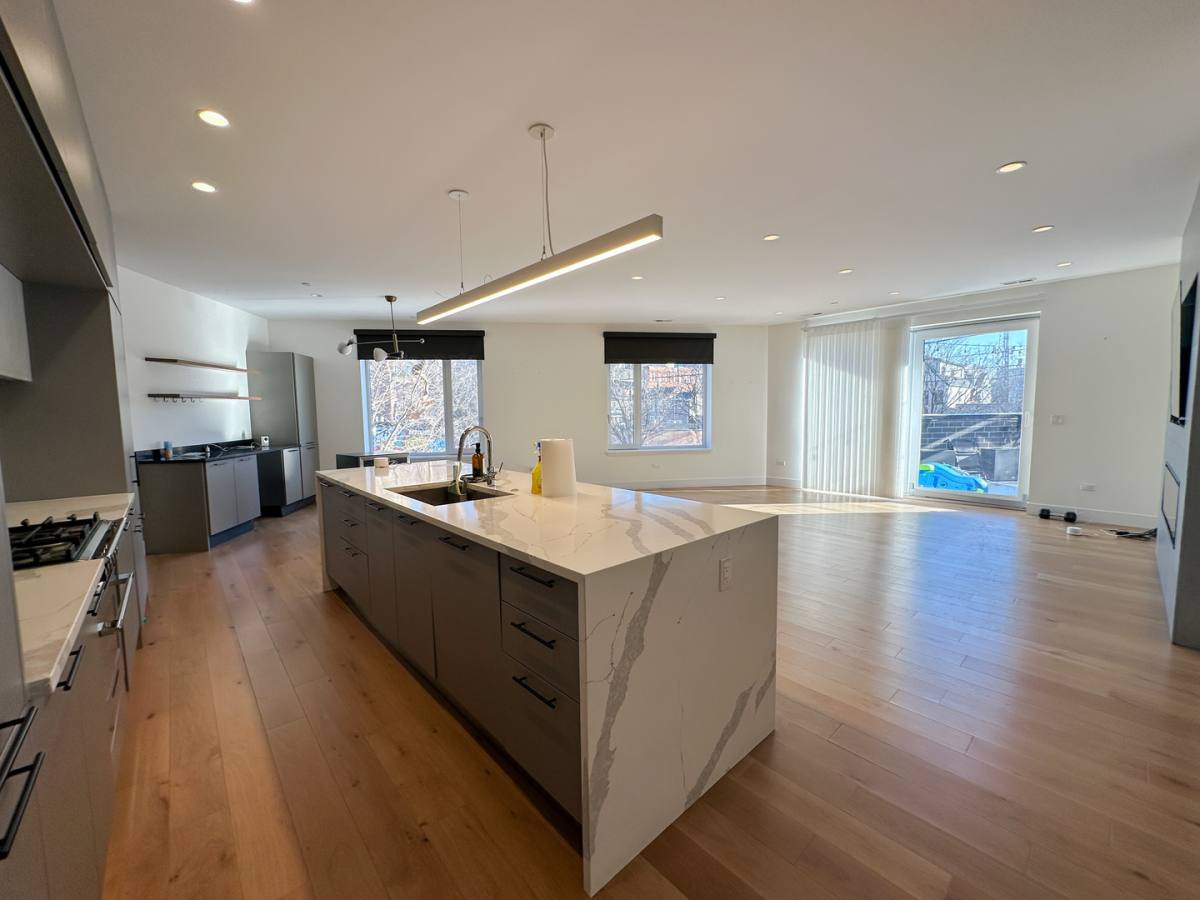 Apartment for rent at 550 N Ogden Ave #2S, Chicago, IL 60642