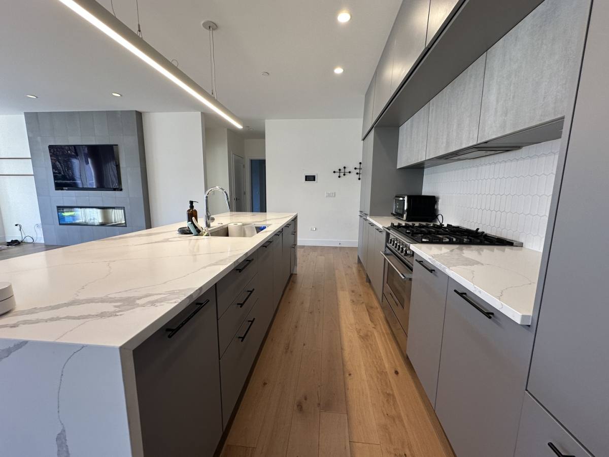 Apartment for rent at 550 N Ogden Ave #2S, Chicago, IL 60642