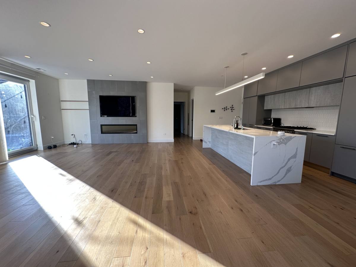 Apartment for rent at 550 N Ogden Ave #2S, Chicago, IL 60642
