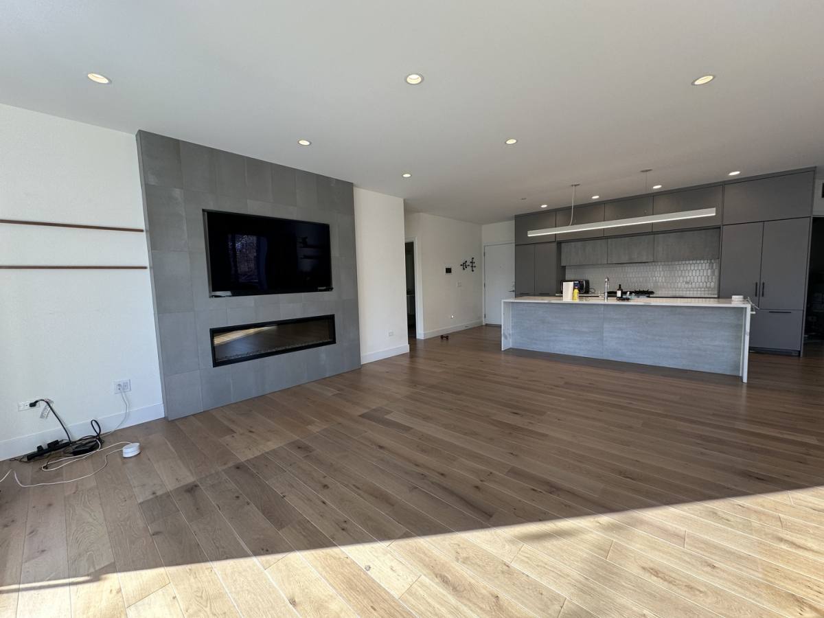Apartment for rent at 550 N Ogden Ave #2S, Chicago, IL 60642
