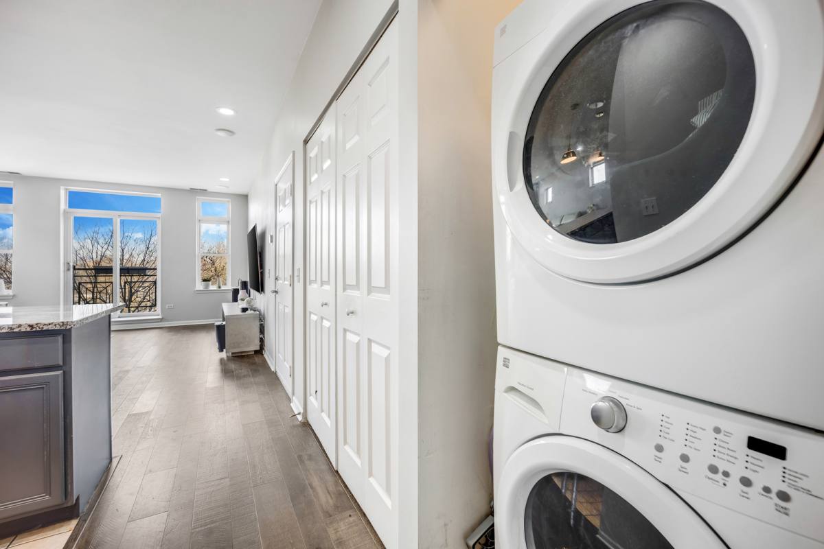 Condo for rent at 947 W 14th Place #3A, Chicago, IL 60608