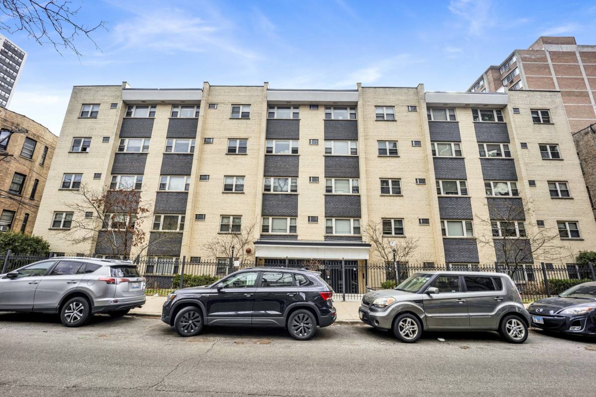 Apartment for rent at 3161 N Cambridge Ave #413, Chicago, IL 60657