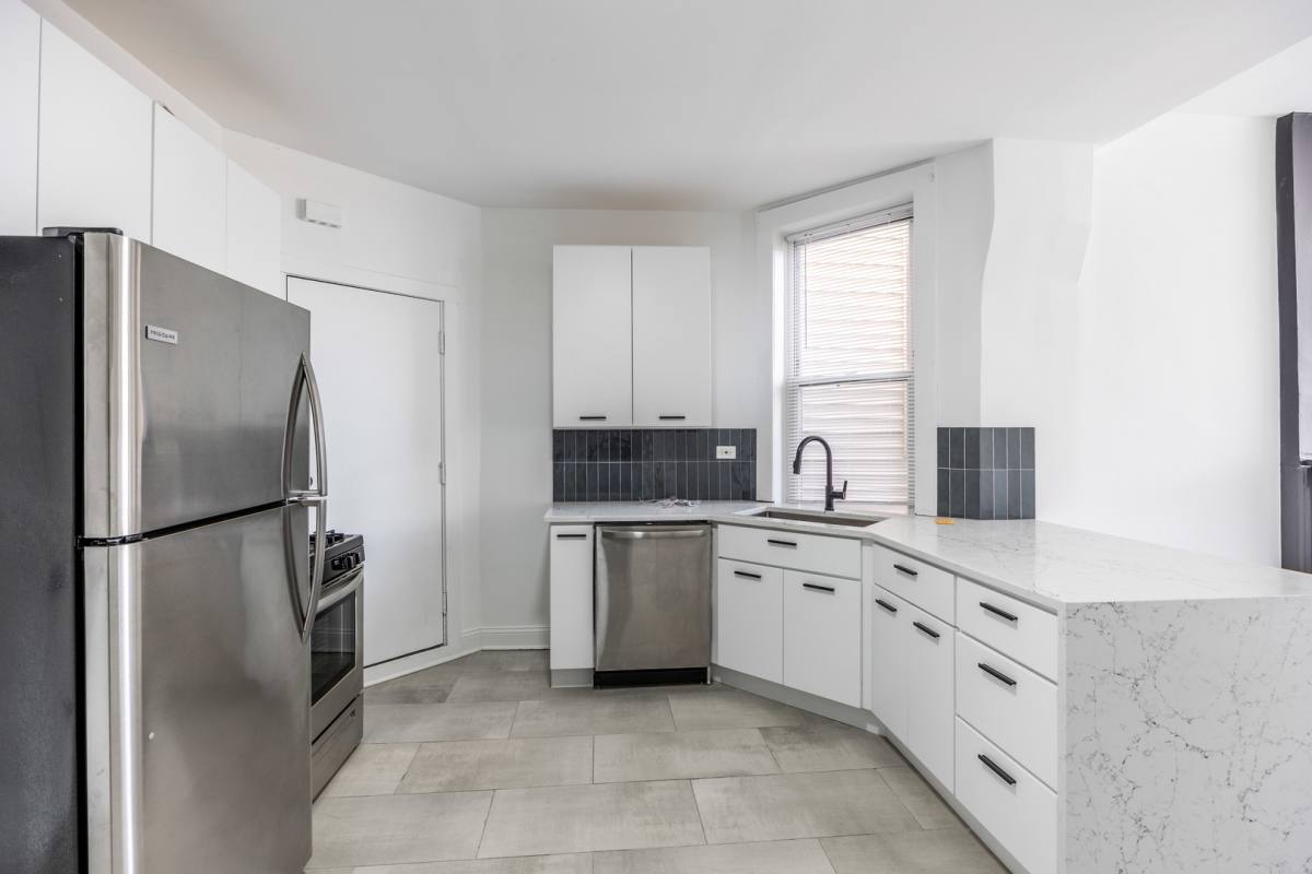 Apartment for rent at 1841 N Kedzie Ave #2F, Chicago, IL 60647