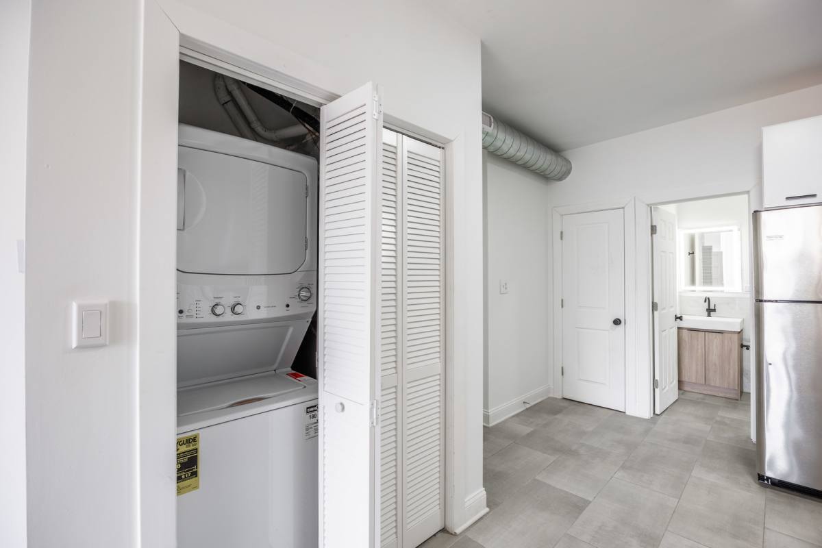 Apartment for rent at 1841 N Kedzie Ave #2F, Chicago, IL 60647