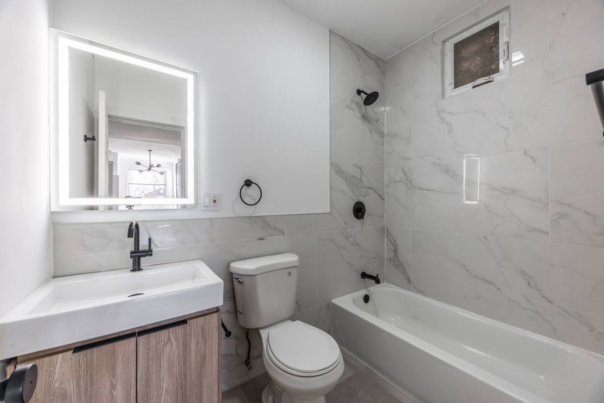 Apartment for rent at 1841 N Kedzie Ave #2F, Chicago, IL 60647