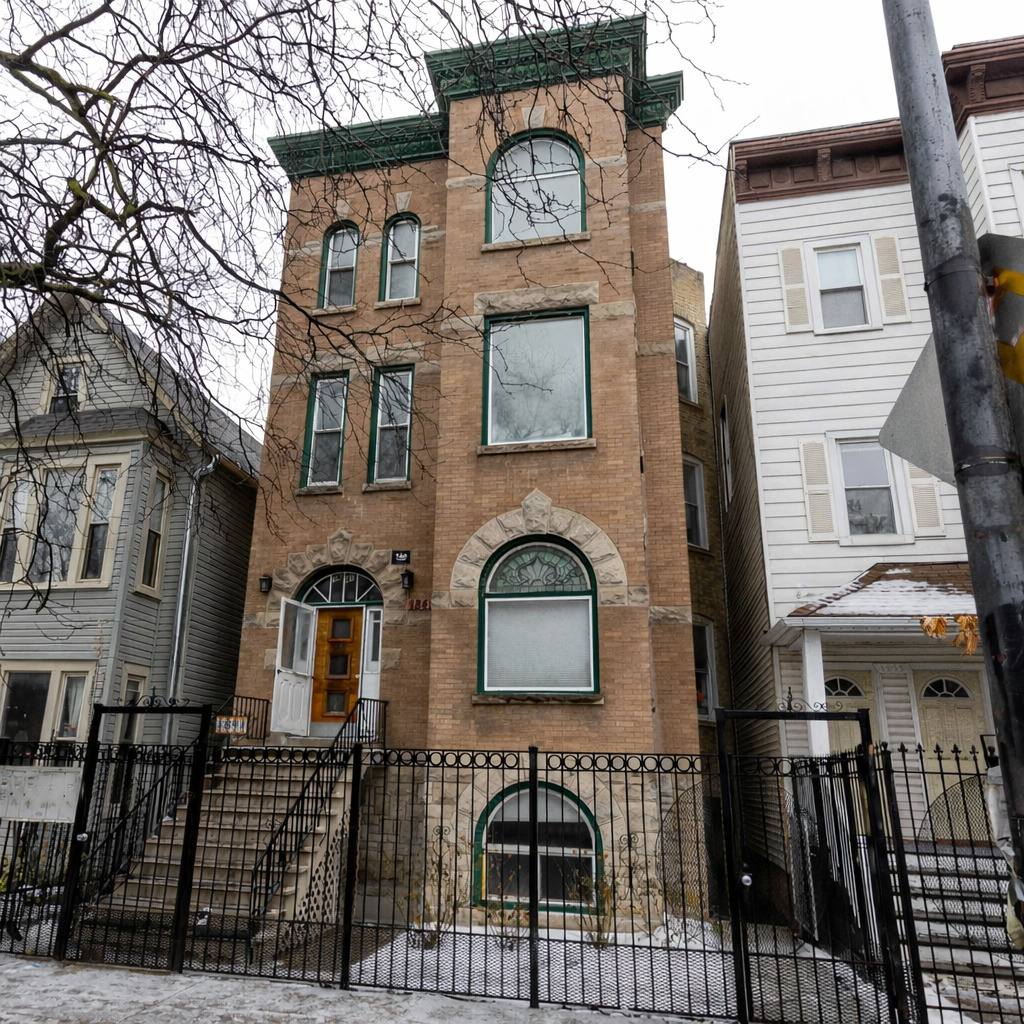 Apartment for rent at 1841 N Kedzie Ave #2F, Chicago, IL 60647