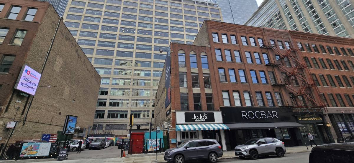 Apartment for rent at 23 W Hubbard St #4A, Chicago, IL 60654