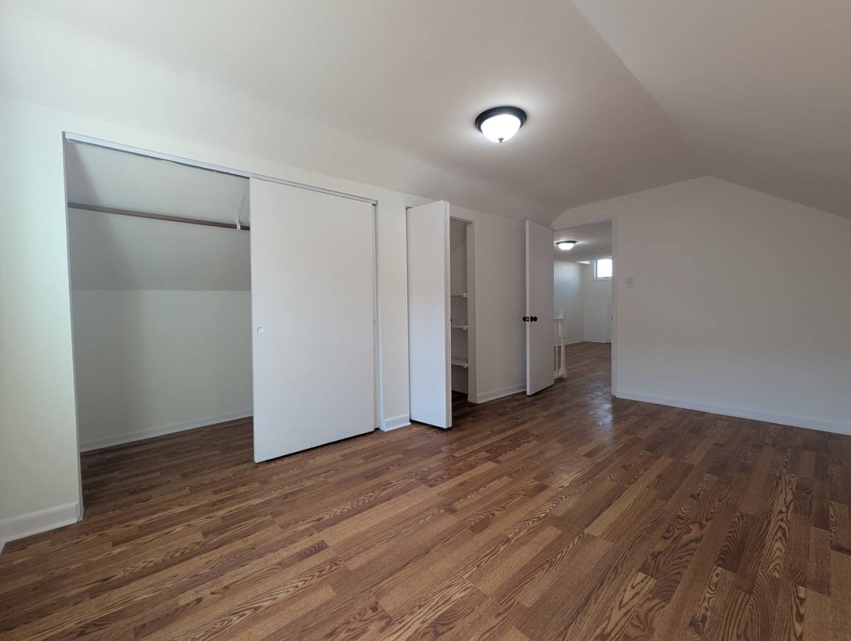 Apartment for rent at 1520 W Melrose St #2F, Chicago, IL 60657