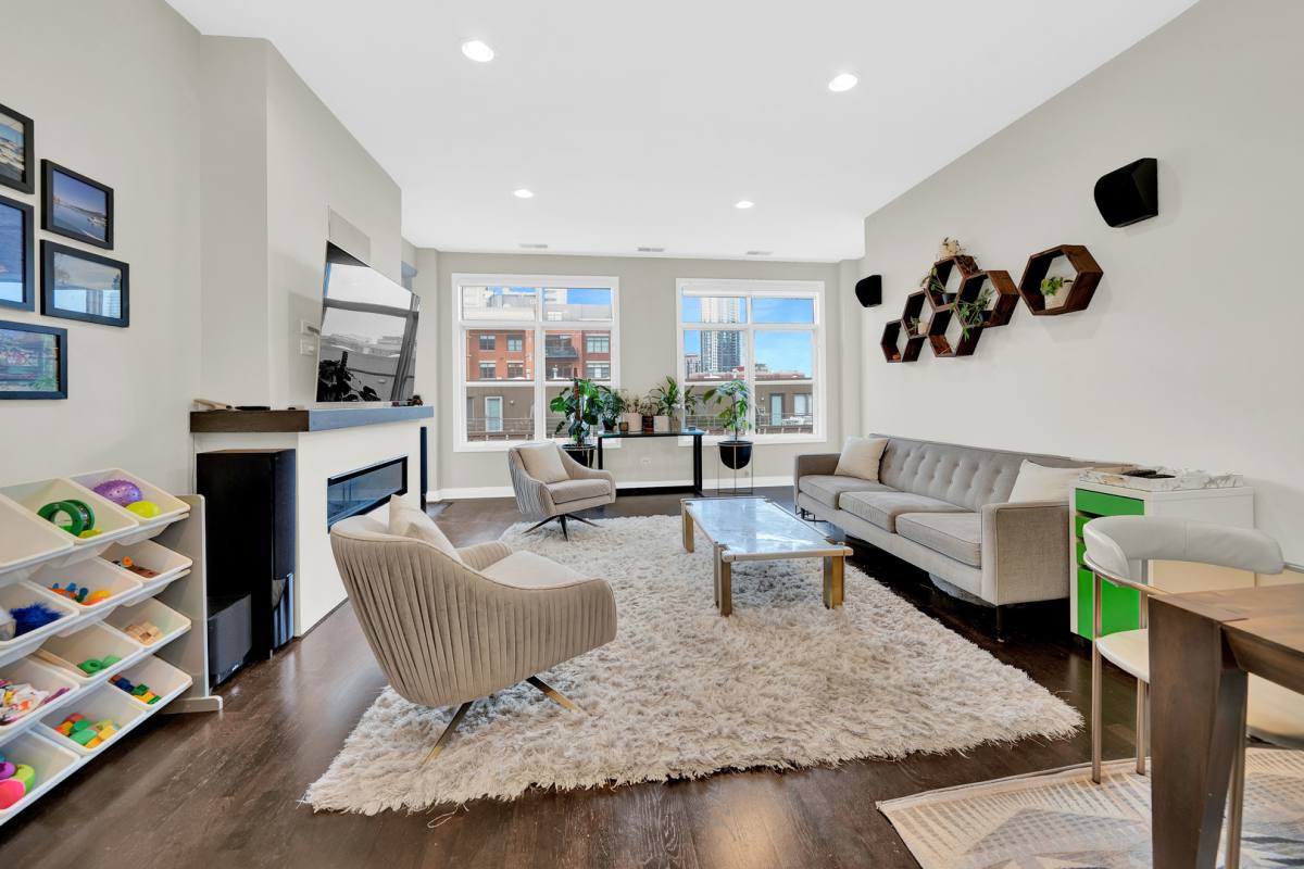 Apartment for rent at 550 W Fulton St #403, Chicago, IL 60661