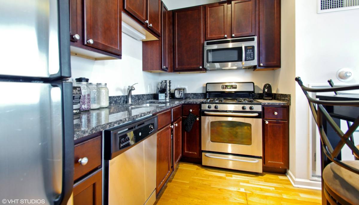 Apartment for rent at 1122 W Catalpa Ave #414, Chicago, IL 60640