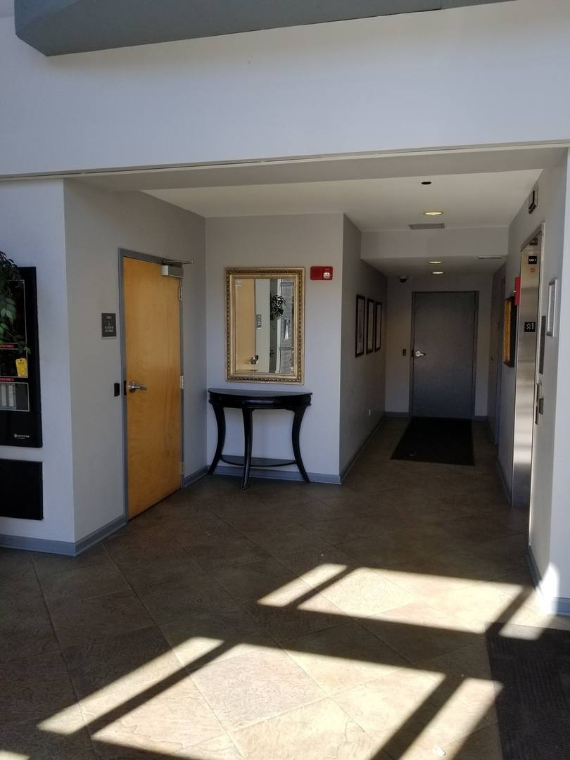Apartment for rent at 1122 W Catalpa Ave #414, Chicago, IL 60640