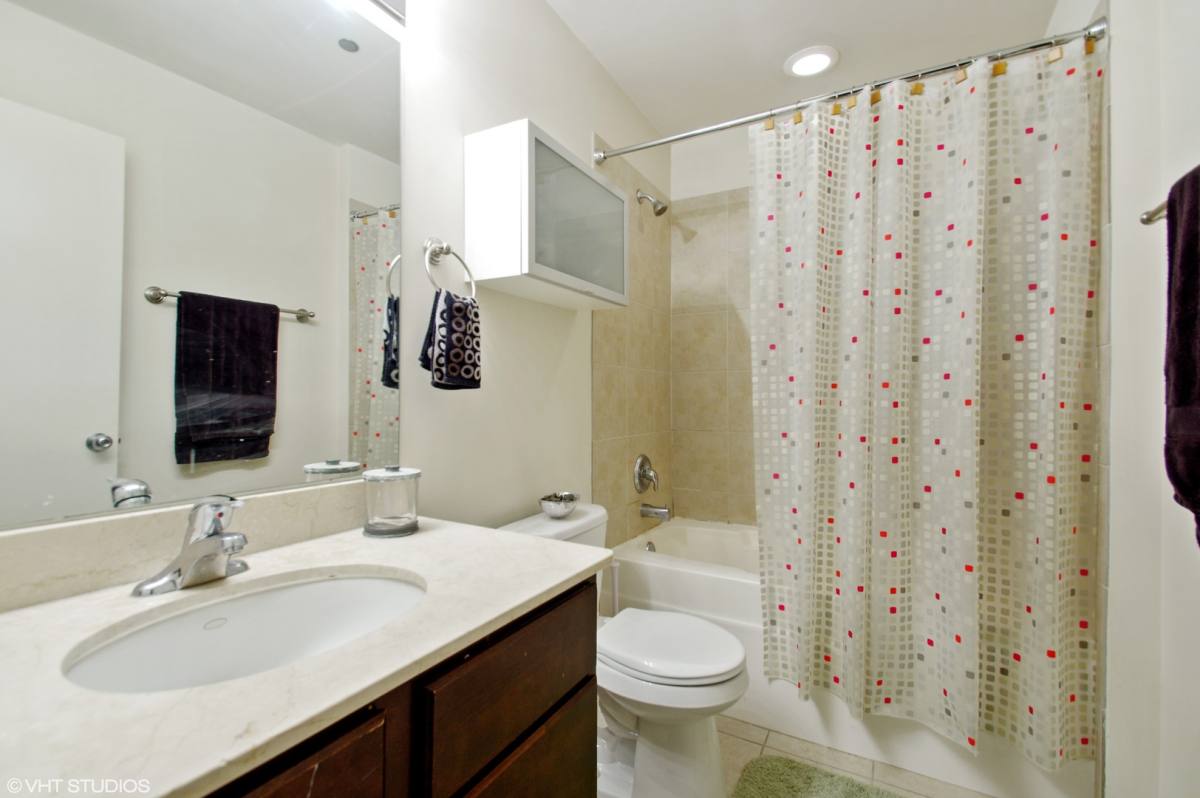 Apartment for rent at 1122 W Catalpa Ave #414, Chicago, IL 60640