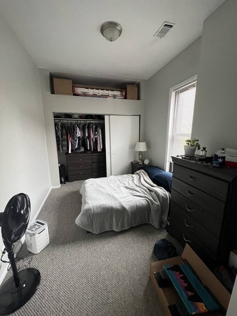 Apartment for rent at 866 W Aldine Ave #3, Chicago, IL 60657