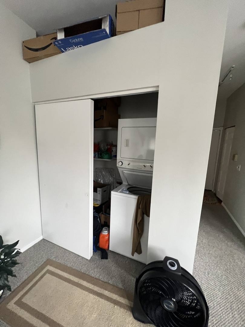 Apartment for rent at 866 W Aldine Ave #3, Chicago, IL 60657