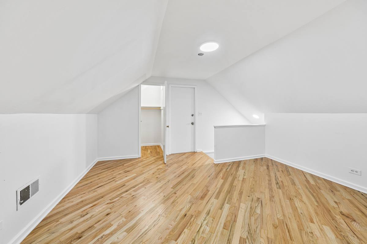 Apartment for rent at 3037 N Southport Ave #2R, Chicago, IL 60657