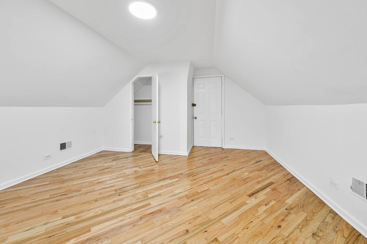 Apartment for rent at 3037 N Southport Ave #2R, Chicago, IL 60657