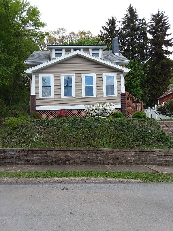 House for rent at 716 Hazel Ave, Ellwood City, PA 16117