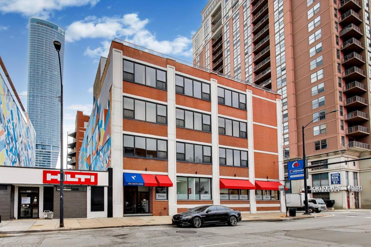 Apartment for rent at 1021 S State St #408, Chicago, IL 60605