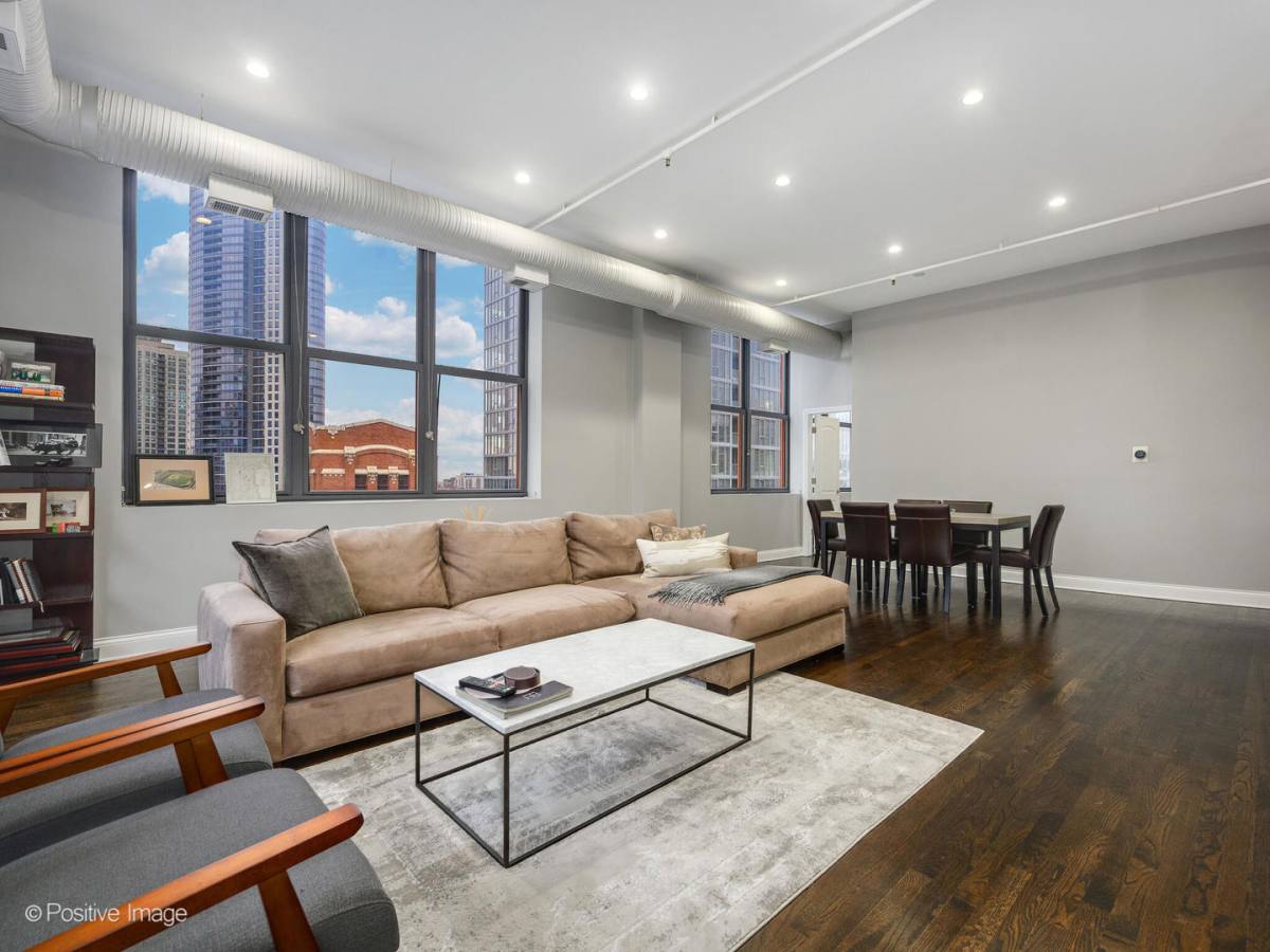 Apartment for rent at 360 10 W Illinois St 10F #10F, Chicago, IL 60654