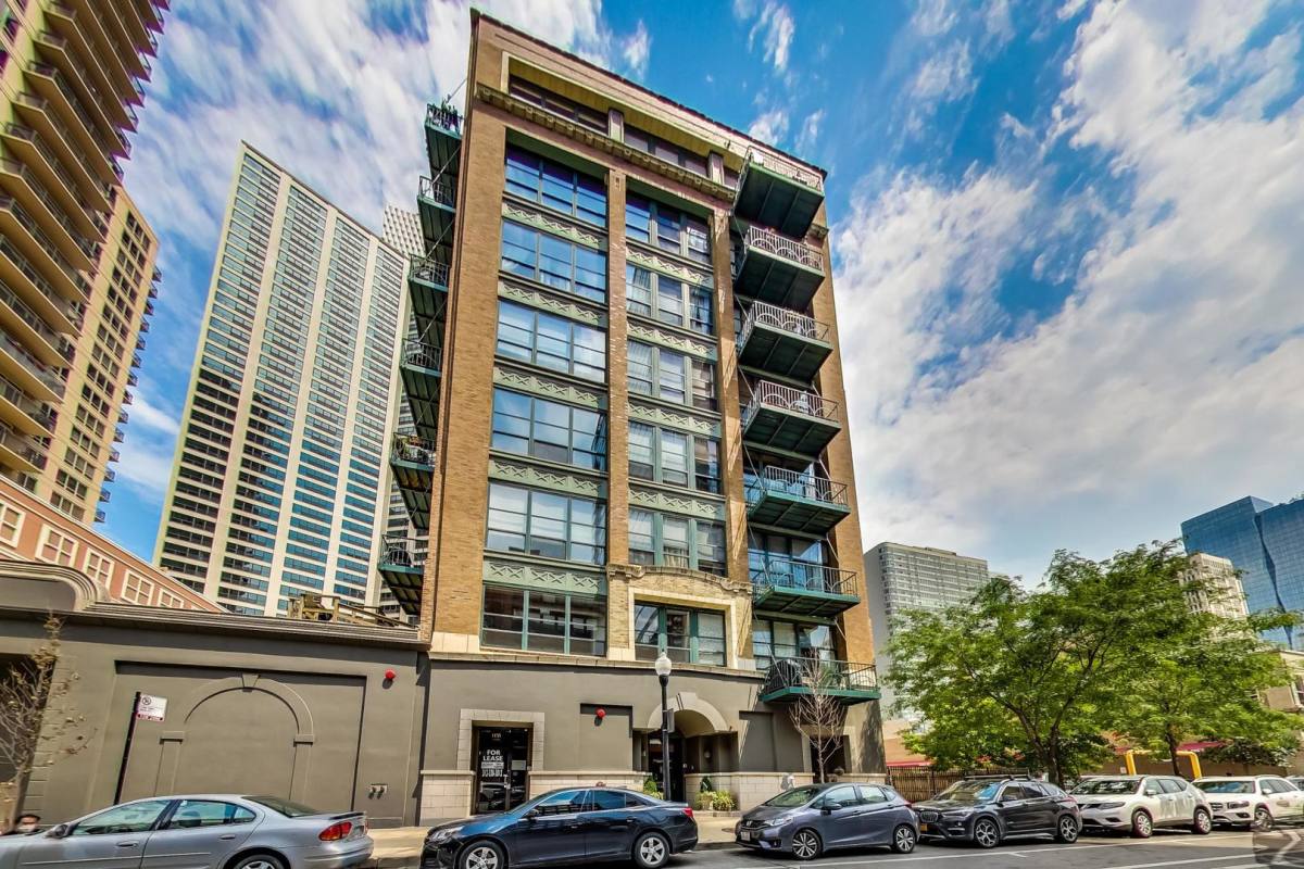 Apartment for rent at 1133 S Wabash Ave #303, Chicago, IL 60605