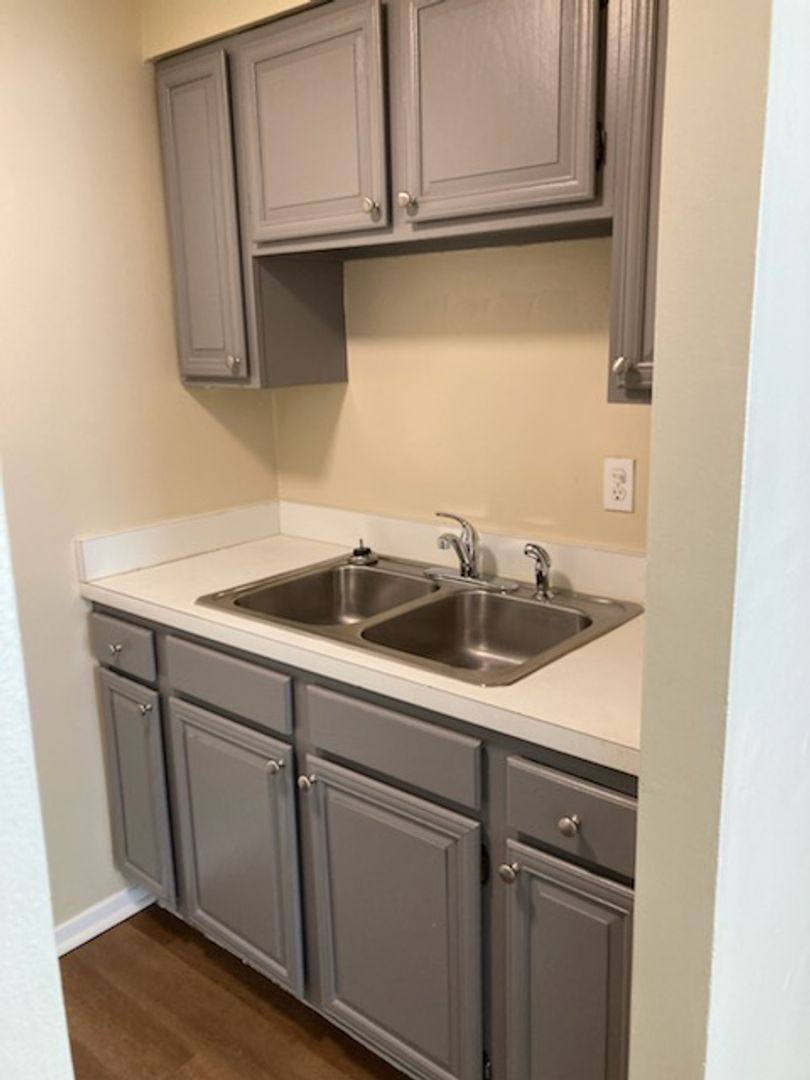 Apartment for rent at 906-12 Morris St, Cincinnati, OH 45206