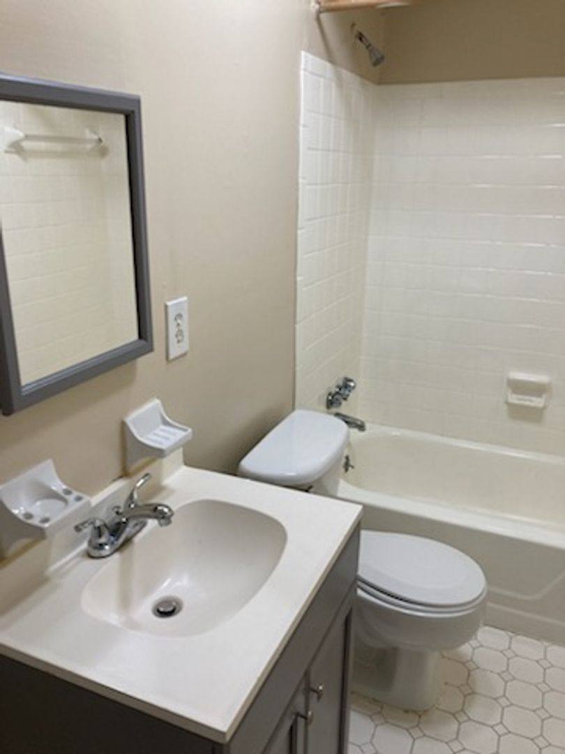 Apartment for rent at 906-12 Morris St, Cincinnati, OH 45206