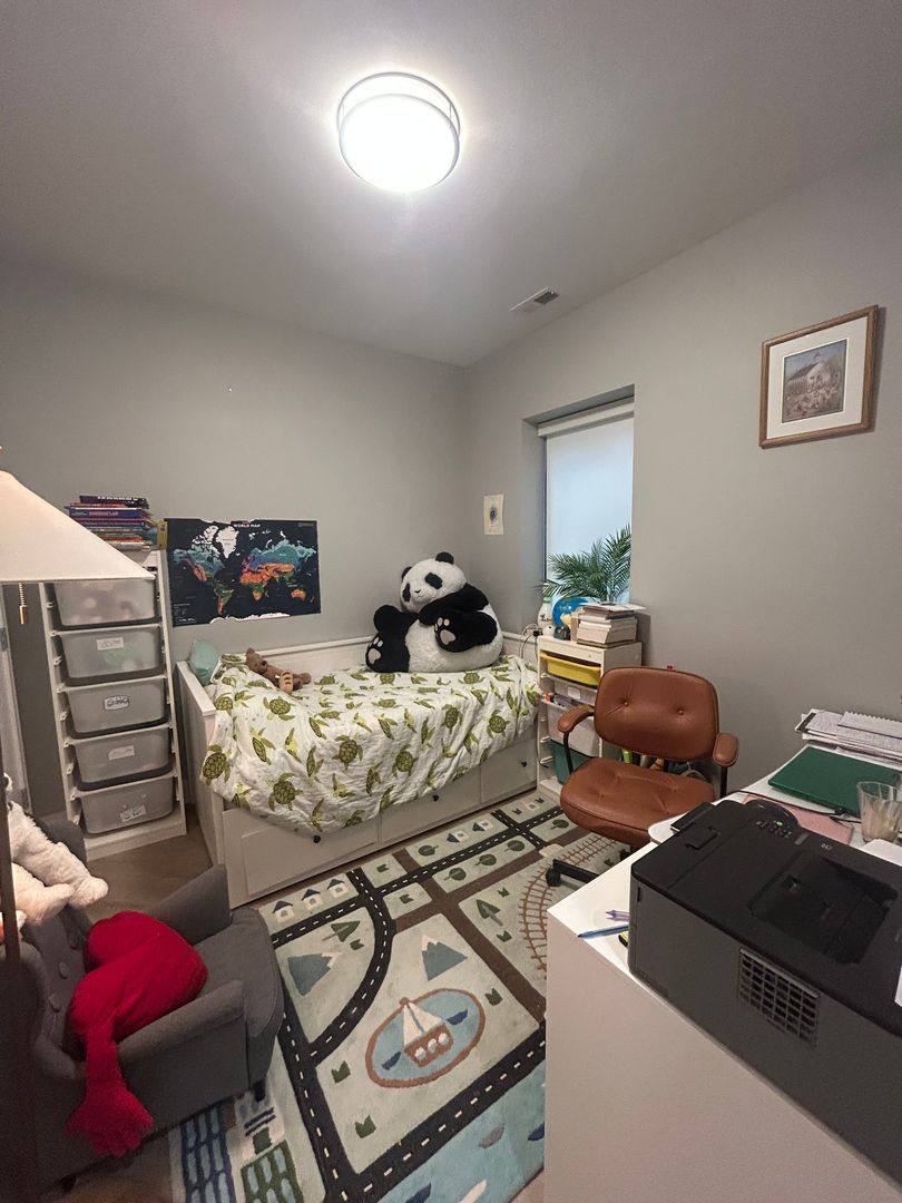 Apartment for rent at 3118 N Greenview Ave #301, Chicago, IL 60657