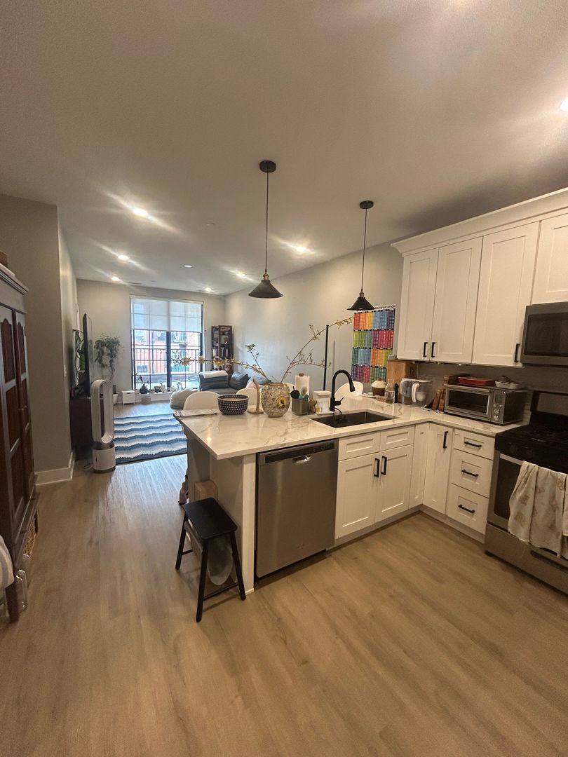 Apartment for rent at 3118 N Greenview Ave #301, Chicago, IL 60657
