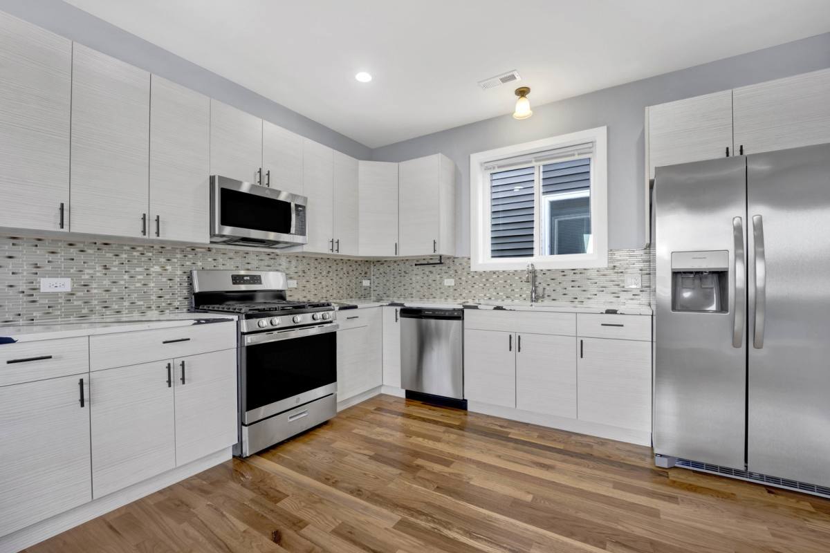 Apartment for rent at 5843 W Corcoran Place #2, Chicago, IL 60644
