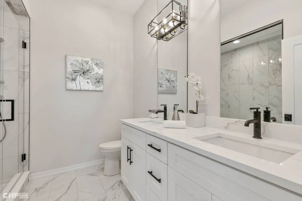 Apartment for rent at 5434 S Michigan Ave #2, Chicago, IL 60615