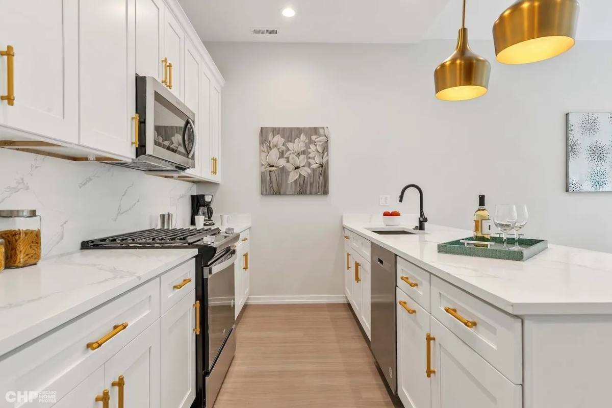 Apartment for rent at 5434 S Michigan Ave #2, Chicago, IL 60615