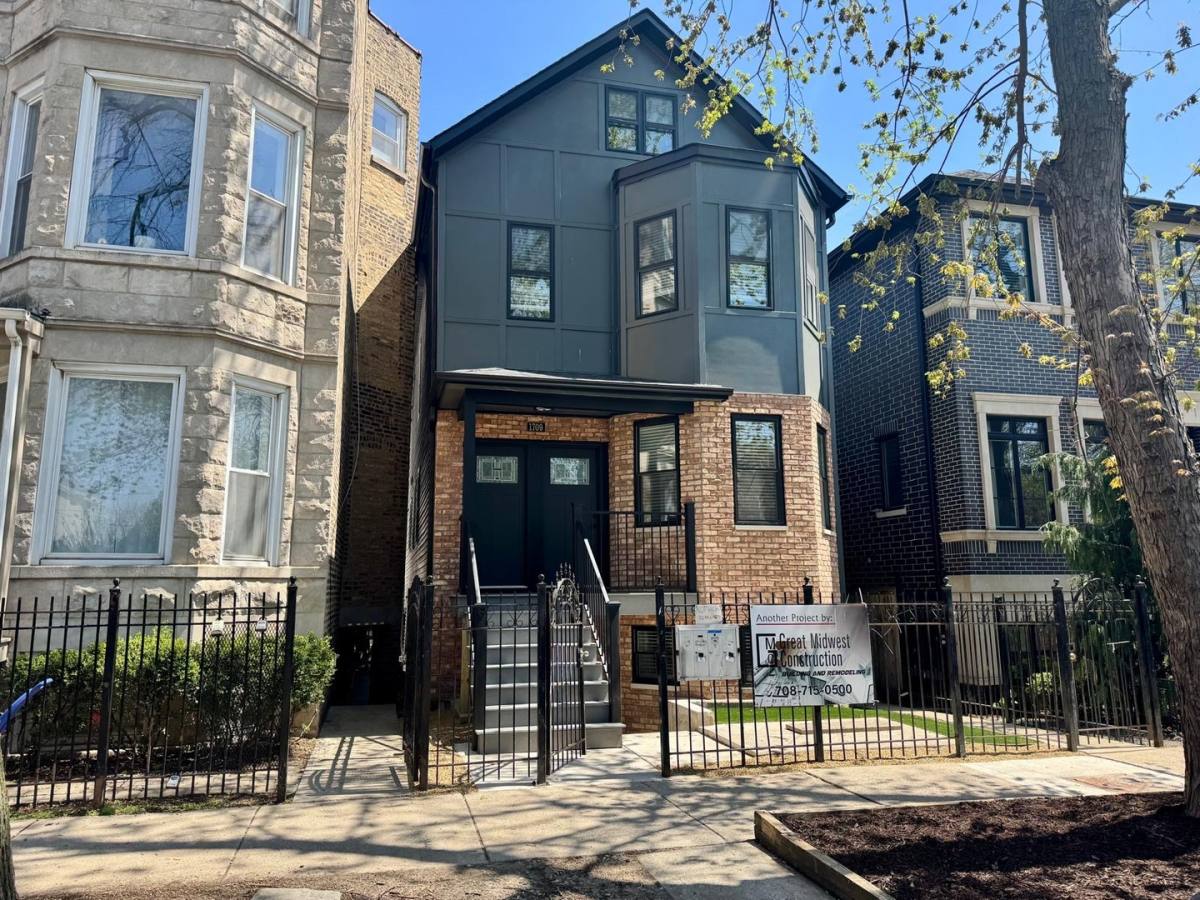 Apartment for rent at 1709 N Maplewood Ave #3F, Chicago, IL 60647