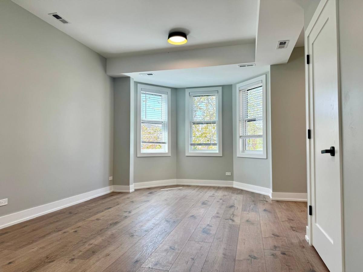 Apartment for rent at 1709 N Maplewood Ave #3F, Chicago, IL 60647