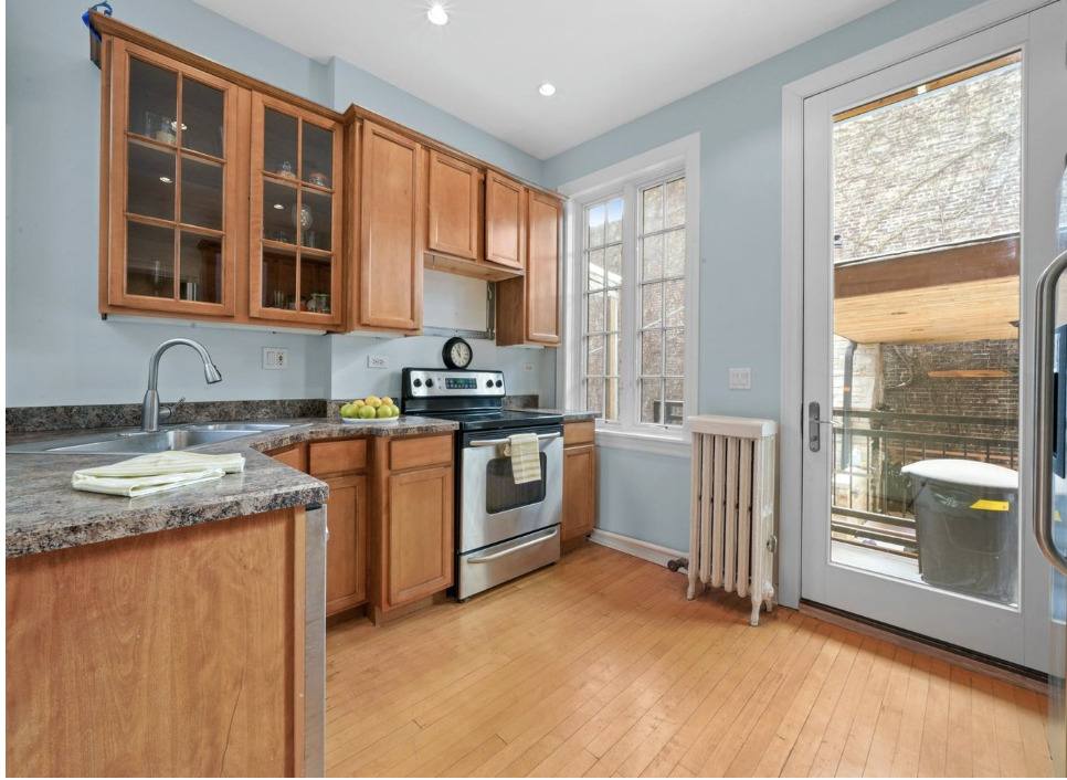 Apartment for rent at 1067 W Balmoral Ave #2, Chicago, IL 60640