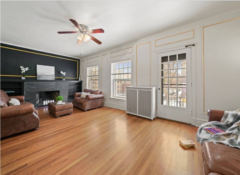 Apartment for rent at 1067 W Balmoral Ave #2, Chicago, IL 60640