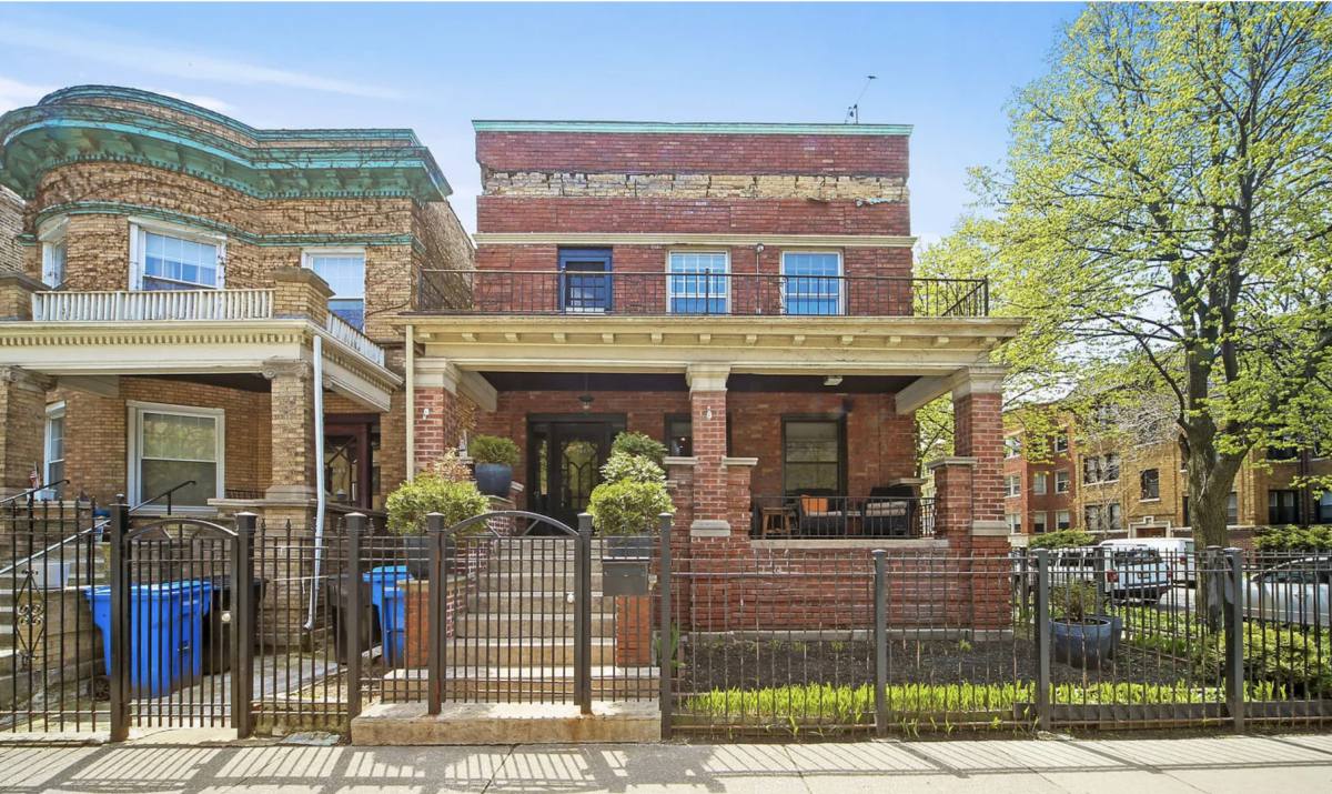 Apartment for rent at 1067 W Balmoral Ave #2, Chicago, IL 60640
