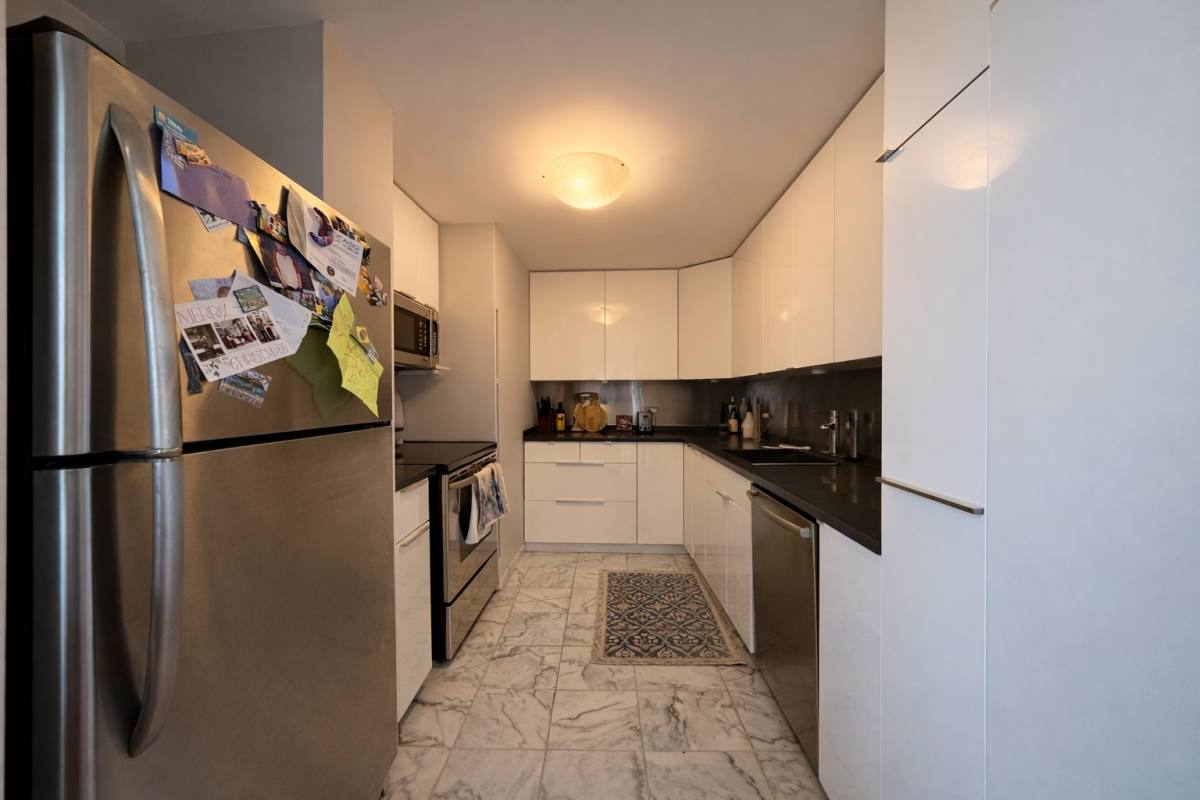 Apartment for rent at 5320 N Sheridan Rd #910, Chicago, IL 60640