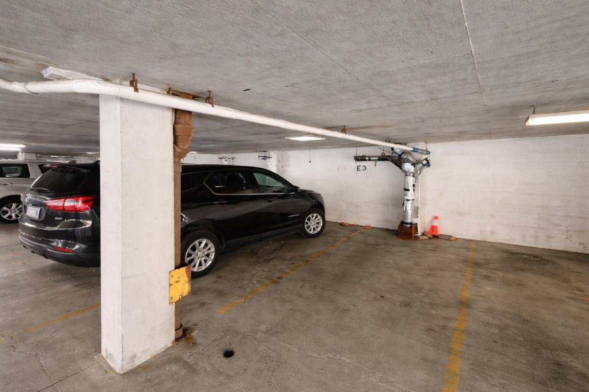Apartment for rent at 5320 N Sheridan Rd #910, Chicago, IL 60640
