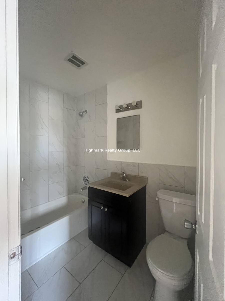 Apartment for rent at 8506 Waukegan Rd #15A, Morton Grove, IL 60053