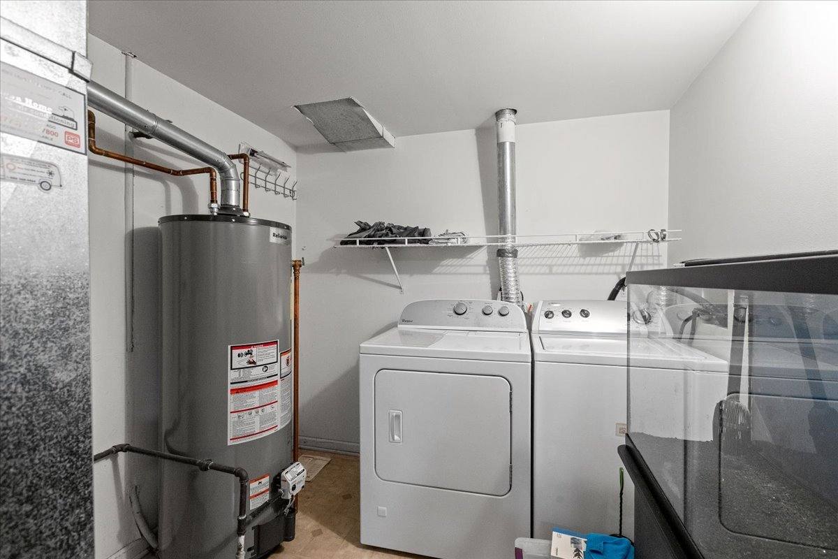 Townhouse for rent at 3817 N Milwaukee Ave #D, Chicago, IL 60641