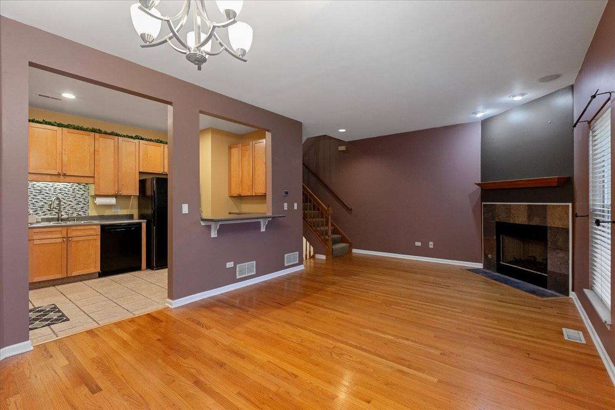 Townhouse for rent at 3817 N Milwaukee Ave #D, Chicago, IL 60641