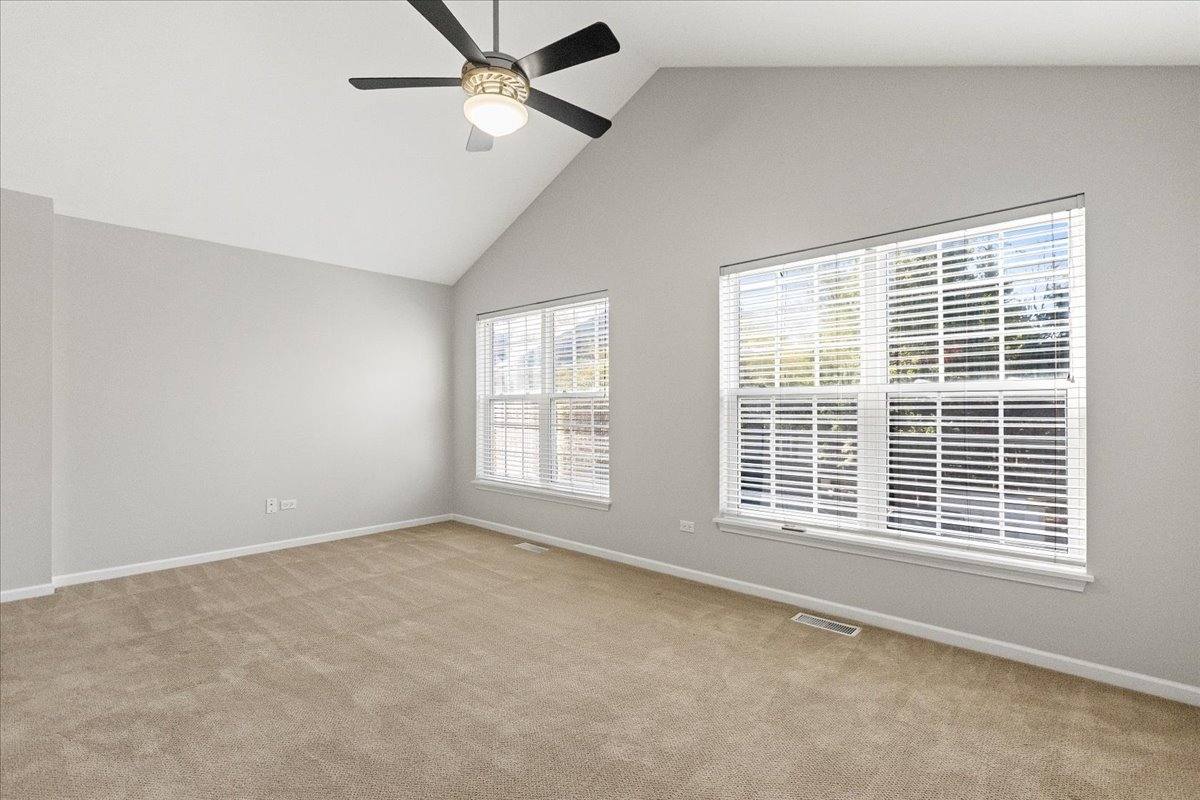 Townhouse for rent at 3817 N Milwaukee Ave #D, Chicago, IL 60641
